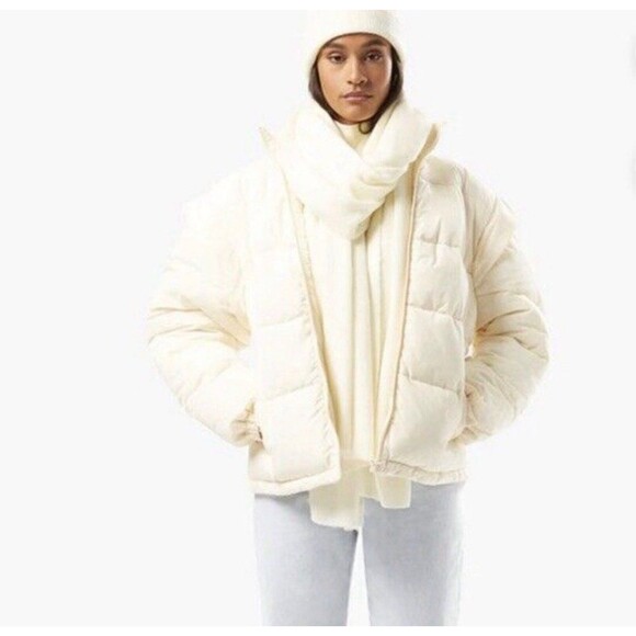 WeWoreWhat Snap Off Sleeve Cream Puffer Jacket